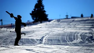 ”Elveţia României”: Sute de turişti sunt aşteptaţi la schi la cea mai mare altitudine din ţară - FOTO