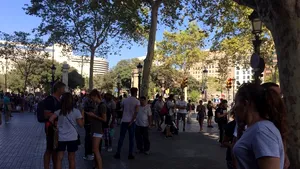 FOTO, VIDEO | O femeie a SUPRAVIEŢUIT după trei atacuri TERORISTE în care a fost surprinsă: cel din Barcelona, masacrul de la London Bridge şi atentatul de la Notre Dame