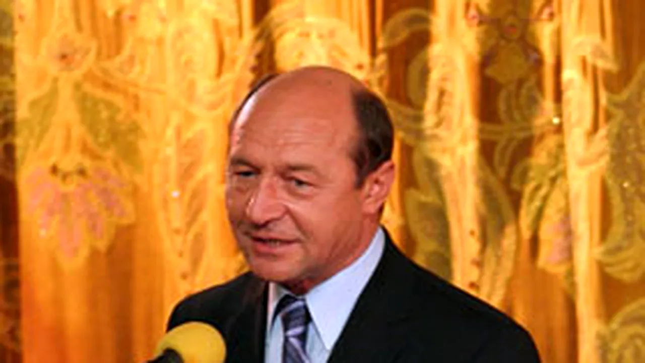 Băsescu: După '90 au apărut institute care cercetează istoria de pe poziţii de partid
