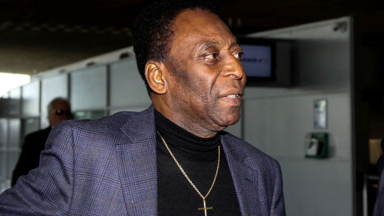 Legendarul Pele a fost externat din spitalul din Paris. Fotbalistul a avut nevoie de tratament medical de urgenţă