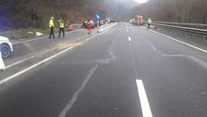 Val de accidente. Doi morţi şi trei răniţi, într-un accident produs pe DN7, în Sibiu