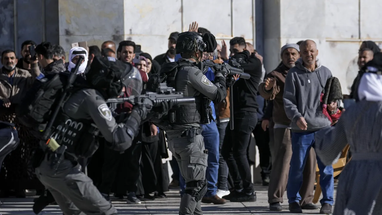 Cel puţin 152 de palestinieni au fost răniţi în confruntările cu poliţia israeliană. Statele Unite sunt 
