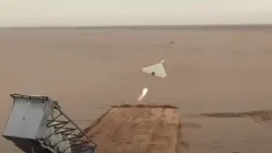 Dronă kamikaze „delta-wing” cu rază lungă, observată lângă o bază RSF din Sudan