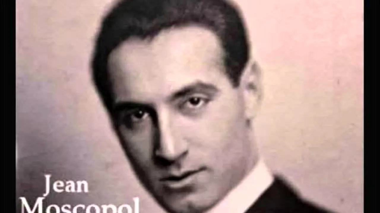 „Azi nu mai eşti român, eşti om de Kremlin / Nu gândeşti ce spui, spui ce ţi se spune”. 122 de ani de la naşterea lui Jean Moscopol, vocea de aur care a sfidat ruşii şi comunismul