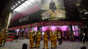 Acoperişul Teatrului Picadilly din Londra, prăbuşit în timpul unui spectacol. Mai multe persoane au fost rănite - FOTO, VIDEO