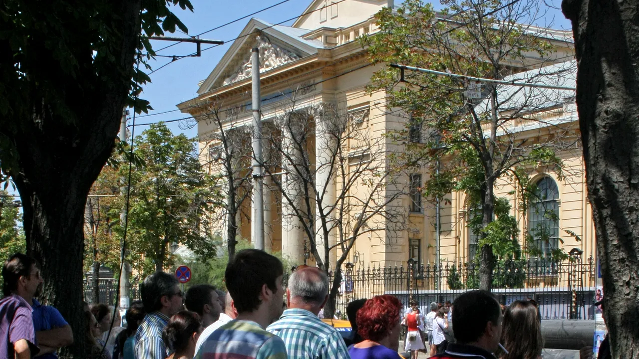 Universitatea de Medicină şi Farmacie „Carol Davila” suspendă cursurile până la sfârşitul lunii 