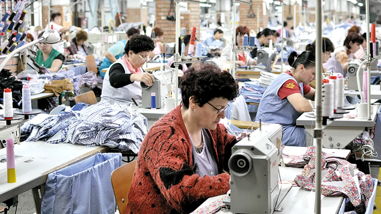 Situaţie alarmantă: Cel mai mare angajator din textile din Vaslui ameninţă cu închiderea fabricii dacă salariul minim creşte cu 40%, aşa cum a anunţat PSD
