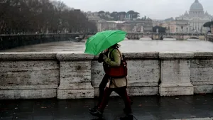 Transporturile din Italia, afectate de ploi torenţiale şi rafale puternice de vânt