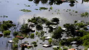 Evacuări masive în patru ţări din America de Sud din cauza inundaţiilor