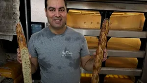 Un tunisian ajuns în Franţa fără acte îl va hrăni cu pâine pe preşedintele Emmanuel Macron 