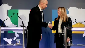 Meloni spune că UE ar trebui să accelereze procesul de aderare a Ucrainei ca recompensă pentru contribuţia la securitatea Europei