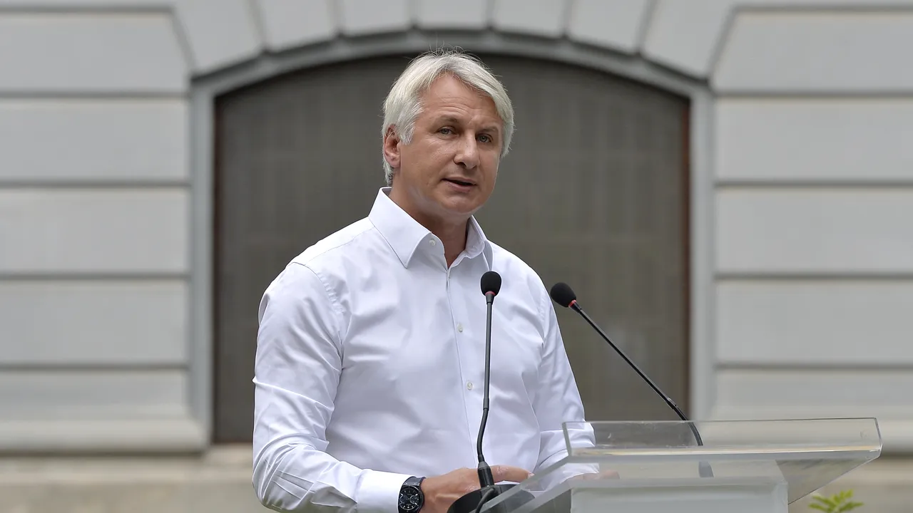 Congresul PSD merge mai departe. Tribunalul respinge cererea de amânare a lui Teodorovici/ Reacţia senatorului PSD