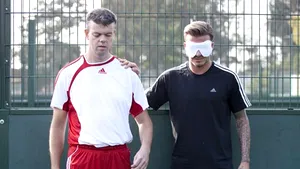 Beckham s-a antrenat legat la ochi cu echipa paralimpică de fotbal a Marii Britanii