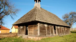 5 castre romane, 10 biserici de lemn, 5 mănăstiri şi cetăţi dacice vor fi reabilitate prin PNRR