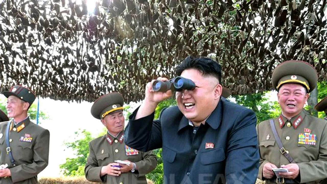Exerciţiu militar de amploare în Coreea de Nord. Kim Jong-un: Duşmanii vor regreta amar dacă vor face lucruri greşite în zile proaste - FOTO