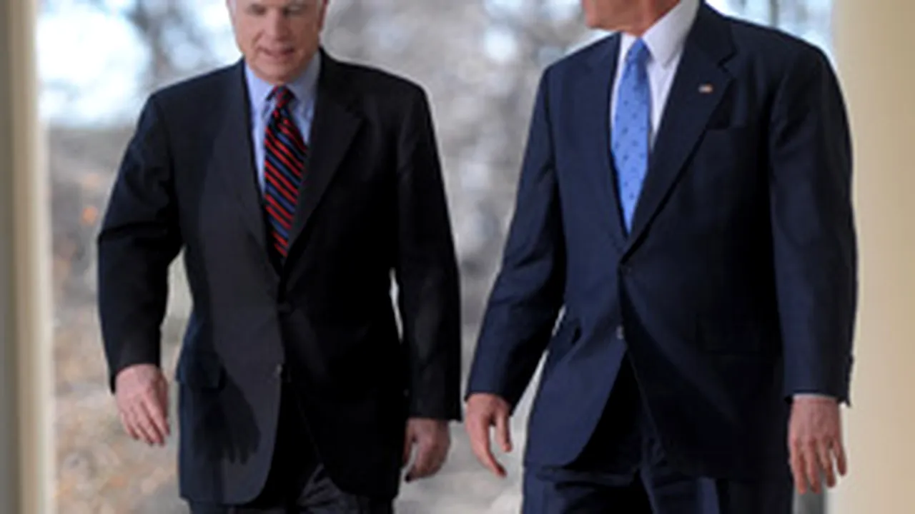 McCain apare alături de Bush, eveniment rar în campania electorală din SUA