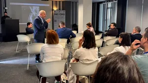 Cătălin Cîrstoiu: România are azi în medicină „două lumi paralele”