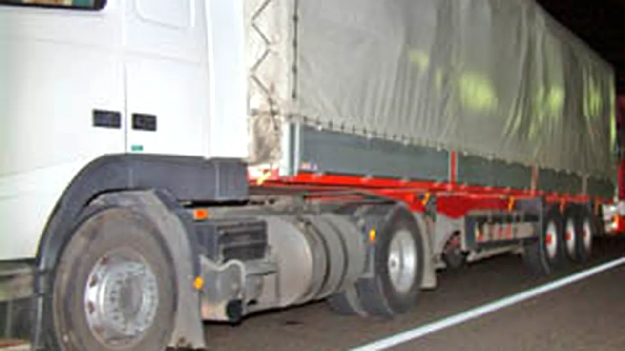 Camionul cu ciocolată a fost găsit abandonat şi fără marfă