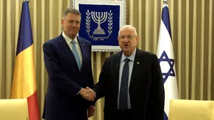 Klaus Iohannis, în vizită în Israel. Şeful statului a fost primit de preşedintele Reuven Rivlin - VIDEO