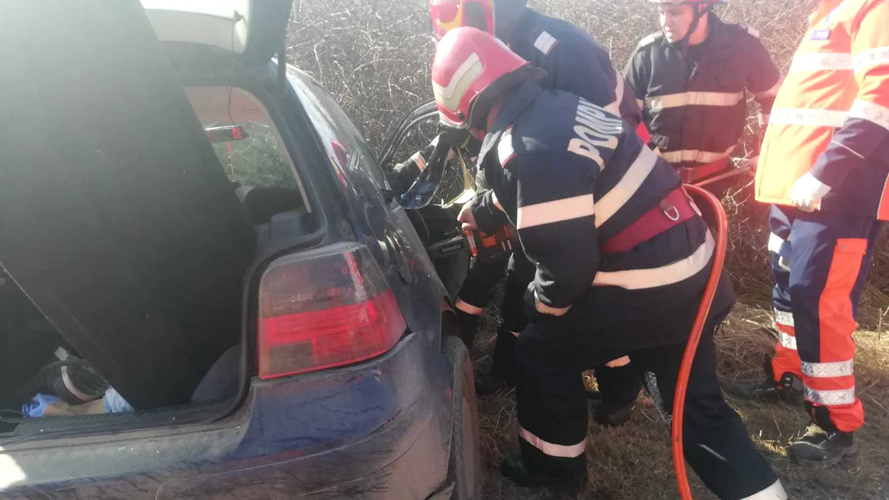 Accident grav în Arad: O persoană a murit, iar alte două au fost rănite | FOTO