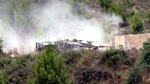 Cel puţin patru persoane au fost ucise într-un schimb de focuri la frontiera dintre Liban şi Israel