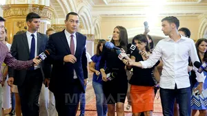 Ponta, despre acuzaţiile la adresa procurorului Uncheşelu: Când cineva te acuză pe nedrept, te aperi