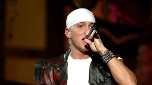 Eminem - muzicianul cu cele mai mari vânzări de albume ale ultimului deceniu