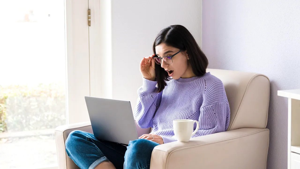 Beneficiile şi pericolele timpului petrecut pe internet. Peste 80% dintre români folosesc reţele sociale. STUDIU
