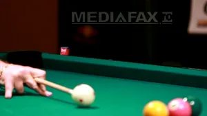 Suporter bătut cu tacul de biliard după ce a spus că naţionala nu are şanse de calificare în optimi