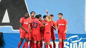 Zi plină în Superliga de fotbal. Trei partide se joacă duminică. FCSB şi echipele din Craiova în prim-plan