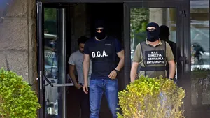 Percheziţii la o primărie din Vâlcea şi alte zeci de locaţii, într-un dosar de corupţie