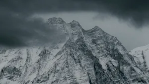 Furtună și avalanșe în Nepal. Mai mulți alpiniști europeni au murit în Himalaya