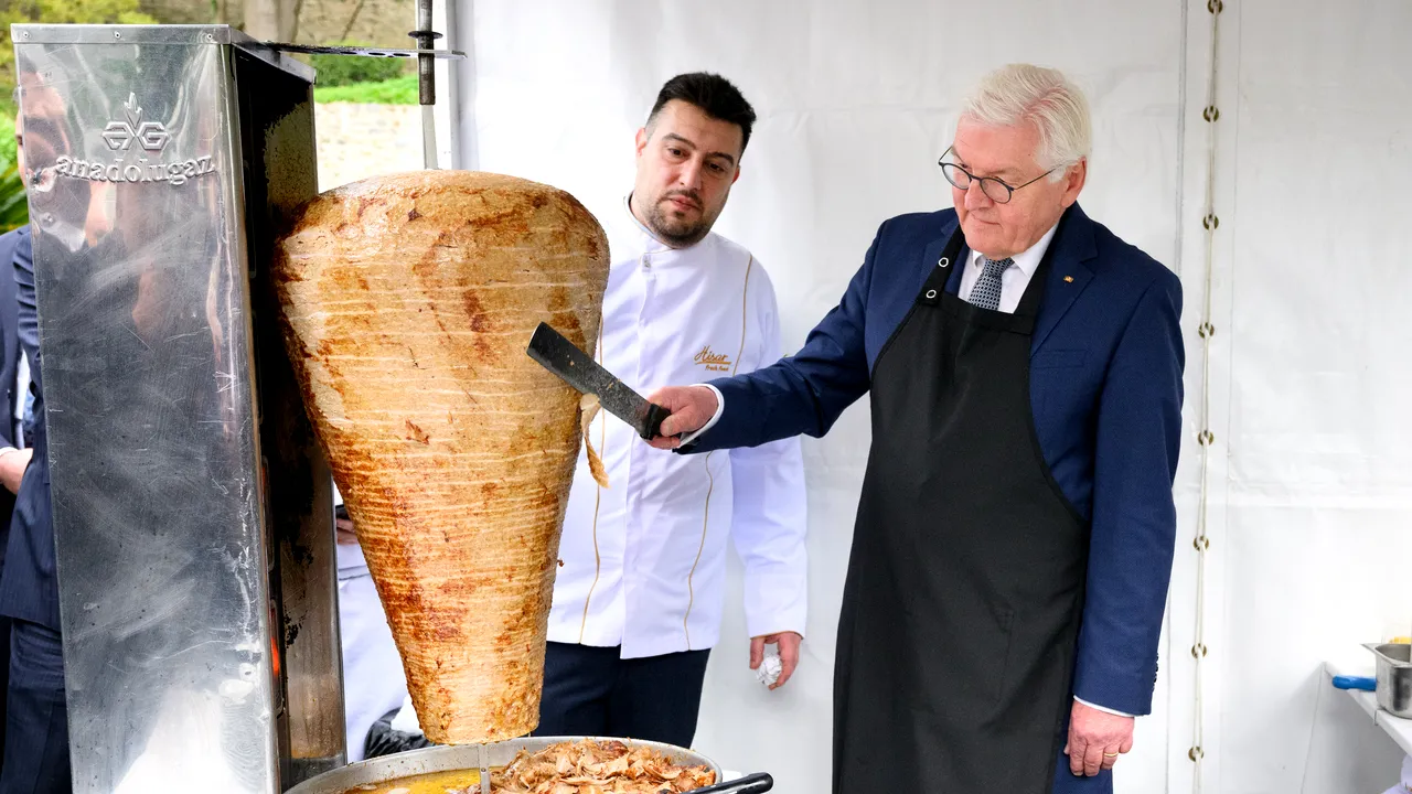 Scumpirea kebabului devine o problemă politică în Germania. Cancelarului Olaf Scholz i se cere plafonarea preţului: 