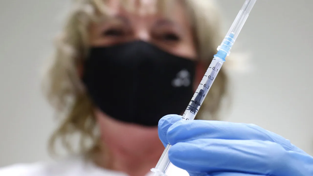 Vaccinare anti-COVID România. Aproape 90.000 de persoane, vaccinate în ultimele 24 de ore. Reacţii adverse raportate