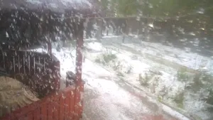 Vijelii, ploi torenţiale şi grindină: 15 judeţe, sub cod portocaliu / Cum va fi vremea azi în Bucureşti