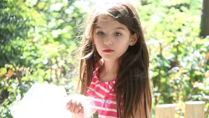 Suri Cruise, plătită cu 2,3 milioane de dolari pentru a-şi lansa propria linie vestimentară