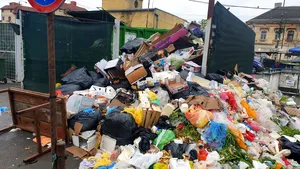 Primăria Ploieşti: Gunoaiele din oraş, neridicate de două săptămâni