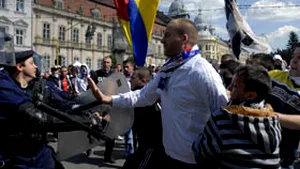 Suporterii acuzaţi de agresarea jandarmului clujean, trimişi în judecată