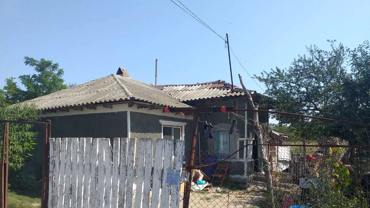 Un bărbat şi-a înjunghiat soţia apoi a încercat să se sinucidă. Poliţiştii au deschis un dosar penal