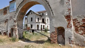 În pericol de dispariţie. Vechile conace boiereşti din Oltenia, ridicate în secolele XVII – XIX,  au nevoie urgentă de reabilitare | GALERIE FOTO