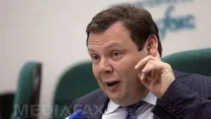 Un miliardar rus vrea să investească 16 miliarde de dolari în industria telecom din Europa şi SUA