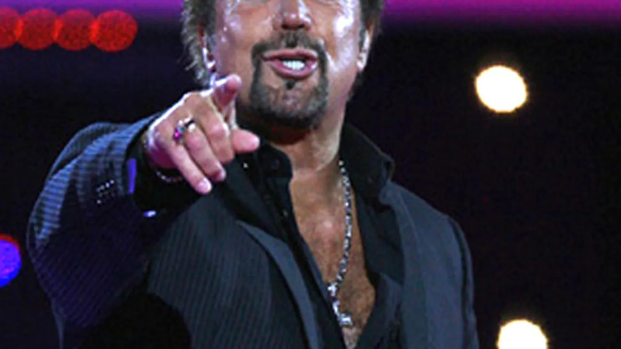 Tom Jones, în rol de pescar, într-o comedie romantică