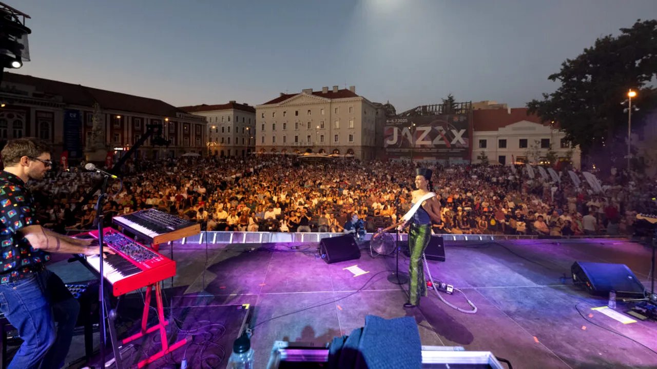 JAZZx 2026 începe săptămâna viitoare - concerte Free Nationals, Samara Joy, Asaf Avidan și noul val al jazzului internațional. Cinci zile de muzică, patru scene și acces gratuit în inima Timișoarei