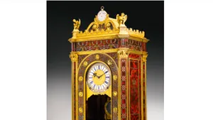 O pendulă din 1835, vândută pentru un preţ record la licitaţie