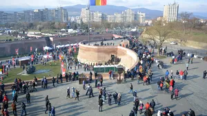 #100 Autorităţile locale au intrat în febra investiţiilor de Centenar. Sume impresionante, alocate pentru monumente şi statui. Oraşul în care se va face cea mai mare investiţie