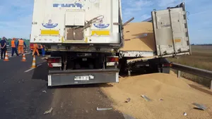 Microbuz cu pasageri, accident în Ilfov: Unul dintre cei 14 răniţi se află în stare gravă şi este la Spitalul Floreasca/ Primele imagini