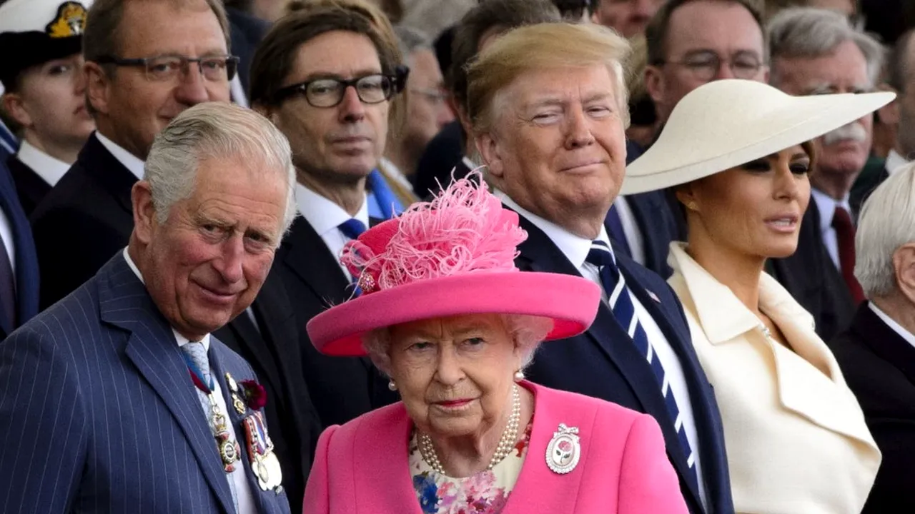 Regina Elisabeta a II-a considera că Donald Trump este „foarte nepoliticos”, potrivit unei noi biografii