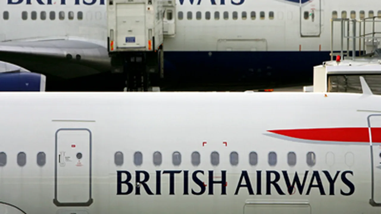 Avionul naţionalei Scoţiei, pe punctul de a intra în coliziune cu o altă aeronavă