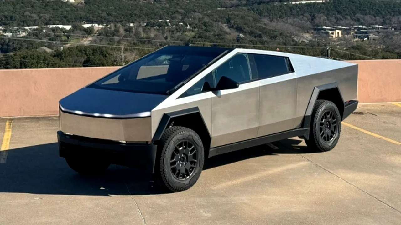 Accident mortal cu Tesla Cybertruck. Mastodontul electric al lui Elon Musk a luat foc

