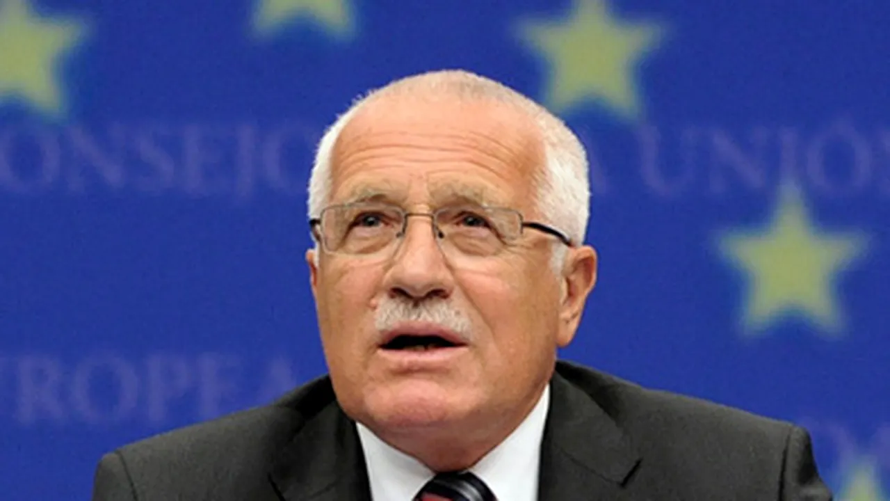 Vaclav Klaus nu intenţionează să semneze Tratatul de la Lisabona